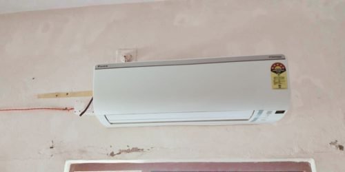 01. Daikin 1.5 Ton 5 Star Inverter Split AC (ATKM50UV16VA) – Best Overall 2026